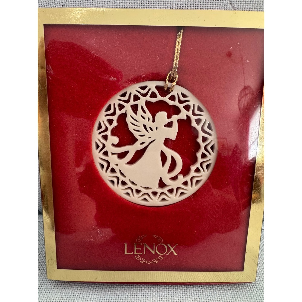 Lenox Yule Xmas Angel Ornament Ivory Fine China Pierced Medallion 1-101-5099-1